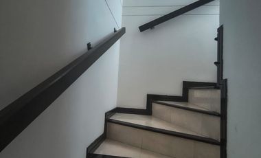 ALQUILO EXCELENTE CASA TRIPLANTA AL SUR DE CALI EN VALLE DEL LILI.