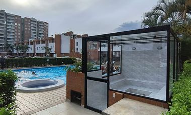 ALQUILO EXCELENTE CASA TRIPLANTA AL SUR DE CALI EN VALLE DEL LILI.