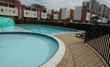 ALQUILO EXCELENTE CASA TRIPLANTA AL SUR DE CALI EN VALLE DEL LILI.