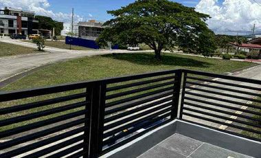 3 Bedroom House for Sale in West Wing Residences