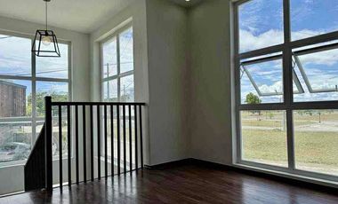 3 Bedroom House for Sale in West Wing Residences