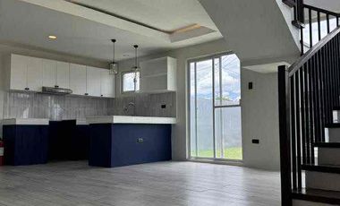 3 Bedroom House for Sale in West Wing Residences