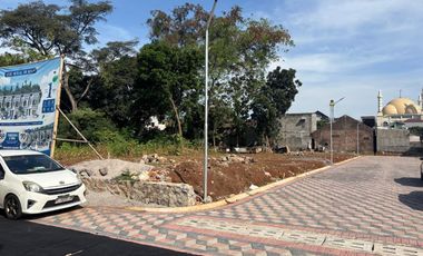 THE ROYAL DURIAN cluster premium di pusat Banyumanik