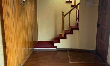 Se arrienda casa con destino comercial en pdte Ibañez. 6D 3 baños