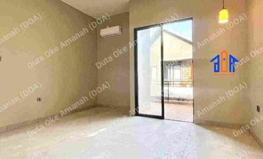 Furnished Akses Lebar 4 Kamar Tidur Dekat Tol Limo