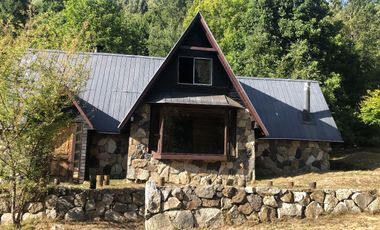 Casa en Lago Riñihue en 2,5 hectareas de terreno