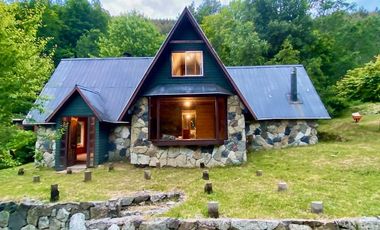 Casa en Lago Riñihue en 2,5 hectareas de terreno