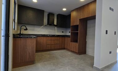 Casa moderna en Explanada Sur Pachuca – 3 recámaras, jardín y acabados premium.