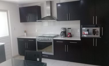 SE RENTA casa amueblada en Natura Residencial