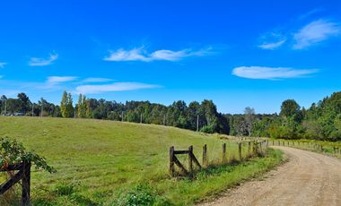 PARCELA REBAJADA SOLO POR NOVIEMBRE, A 28 MILLONES CONTADO CON LUZ, AGUA Y FIBRA ÓPTICA YA INSTALADA, LISTA PARA CONSTRUIR