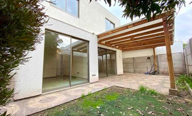 Excelente casa en venta Camino La Viña Huechuraba