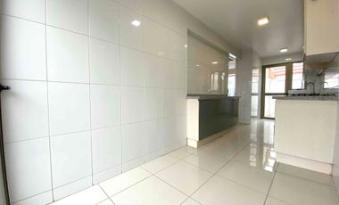 Excelente casa en venta Camino La Viña Huechuraba