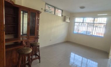 Departamento en Alquiler en la Alborada,  Planta Baja, 3 Habitaciones, 2 Baños,  Parqueo, Seguridad, Norte de Guayaquil.