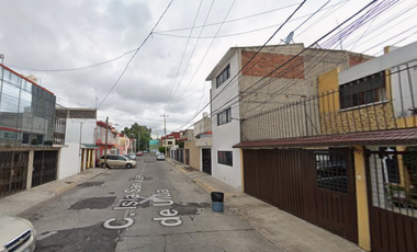 EXCELENTE CASA EN VENTA Y EN OPORTUNIDAD UBUCADA EN ISLA SAN JUAN DE ULUA 125	PRADO VALLEJO	TLALNEPANTLA	EDO MEX