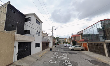 EXCELENTE CASA EN VENTA Y EN OPORTUNIDAD UBUCADA EN ISLA SAN JUAN DE ULUA 125	PRADO VALLEJO	TLALNEPANTLA	EDO MEX