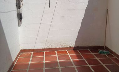 ALQUILO CASA EN CIUDAD 2000