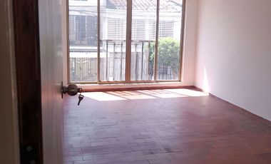 ALQUILO CASA EN CIUDAD 2000