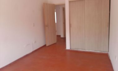 ALQUILO CASA EN CIUDAD 2000