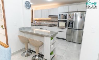 VENTA DE CASA CON 4 DORMITORIOS- Machángara, Cuenca