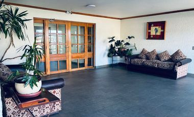 Departamento  central amplio de 90  mts2