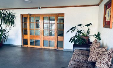 Departamento  central amplio de 90  mts2