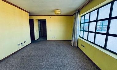 Departamento  central amplio de 90  mts2