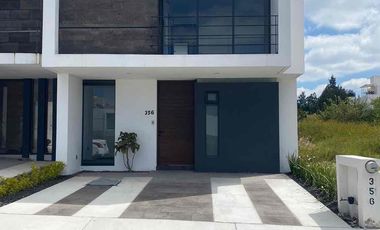 *Casa en Venta en Villas del Ángel altozano