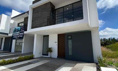 *Casa en Venta en Villas del Ángel altozano