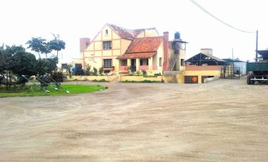 Venta de Terreno urbano con frente amplio en el Corazón de Chancay