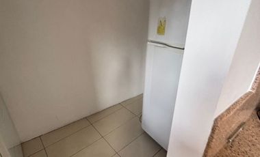 Arriendo suite amoblada con balcon Republica de El Salvador.