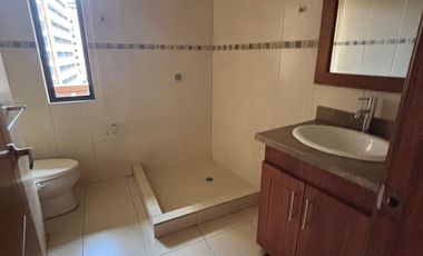 Arriendo suite amoblada con balcon Republica de El Salvador.