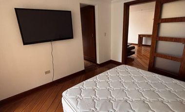 Arriendo suite amoblada con balcon Republica de El Salvador.