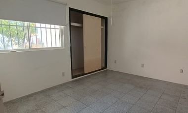 CASA DE UN NIVEL EN RENTA EN EL FRACCIONAMIENTO FLORESTA