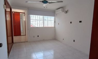 CASA DE UN NIVEL EN RENTA EN EL FRACCIONAMIENTO FLORESTA