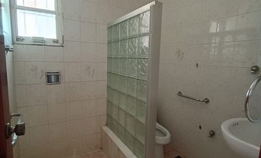 CASA DE UN NIVEL EN RENTA EN EL FRACCIONAMIENTO FLORESTA