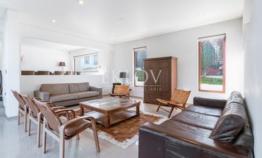 Casa 3 Pisos En San Carlos Apoquindo Con Piscina Y Vista