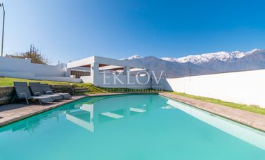 Casa 3 Pisos En San Carlos Apoquindo Con Piscina Y Vista