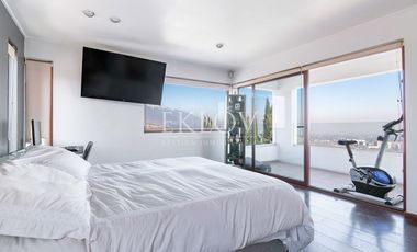 Casa 3 Pisos En San Carlos Apoquindo Con Piscina Y Vista