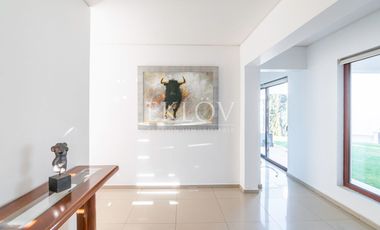 Casa 3 Pisos En San Carlos Apoquindo Con Piscina Y Vista