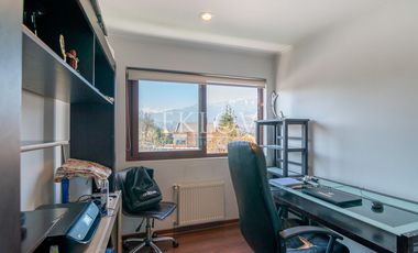 Casa 3 Pisos En San Carlos Apoquindo Con Piscina Y Vista