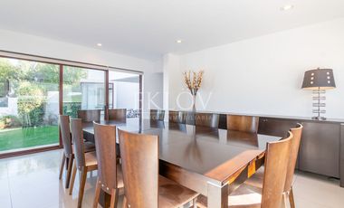 Casa 3 Pisos En San Carlos Apoquindo Con Piscina Y Vista