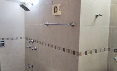 Casa en renta en Santa Fe con tres habitaciones, en esquina y junto a parque