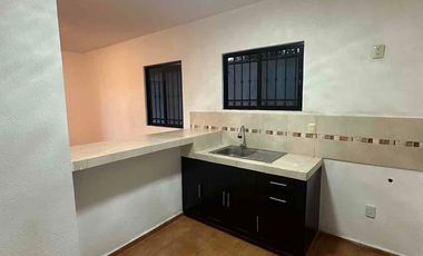 Casa en renta en Santa Fe con tres habitaciones, en esquina y junto a parque
