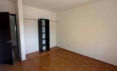 Casa en renta en Santa Fe con tres habitaciones, en esquina y junto a parque