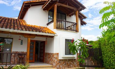 Casa con Pisicina Privada en Venta en  Anapoima