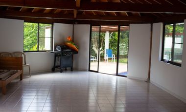 Casa con Pisicina Privada en Venta en  Anapoima