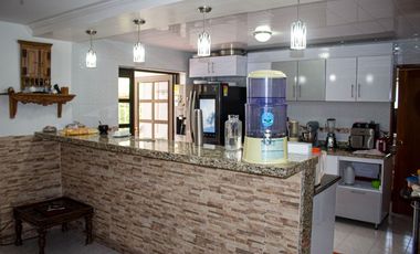 Casa con Pisicina Privada en Venta en  Anapoima