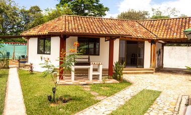 Casa con Pisicina Privada en Venta en  Anapoima