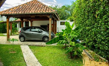 Casa con Pisicina Privada en Venta en  Anapoima