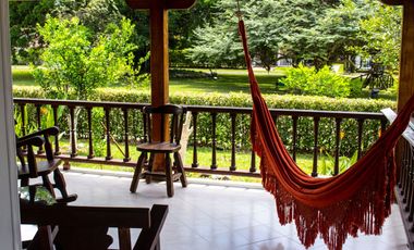 Casa con Pisicina Privada en Venta en  Anapoima